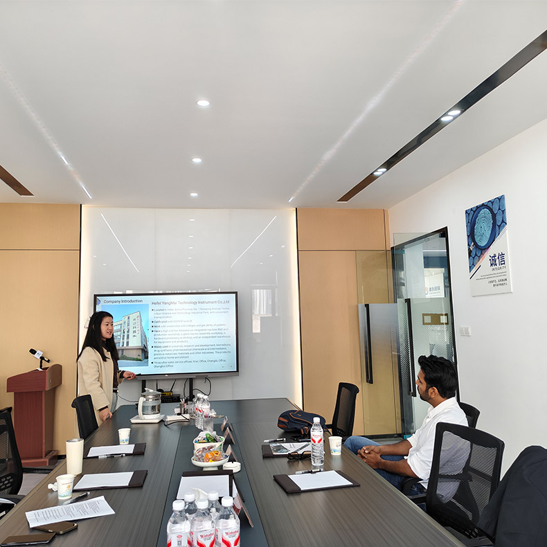 Клиент из Малайзии посетил Yangmai Technology для изучения возможностей аффинажа драгоценных металлов